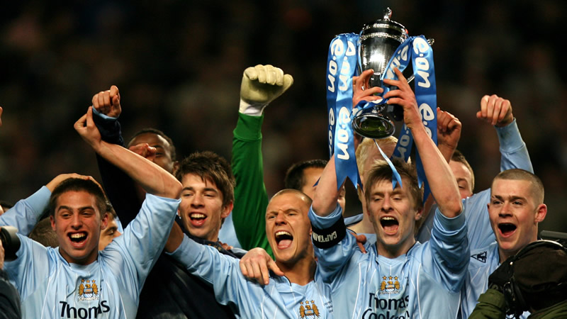 官方：71岁老帅滕·卡特执教苏里南，带队参加世界杯附加赛（官方宣布：71岁名帅滕·卡特出任苏里南主教练，率队出战世界杯附加赛）