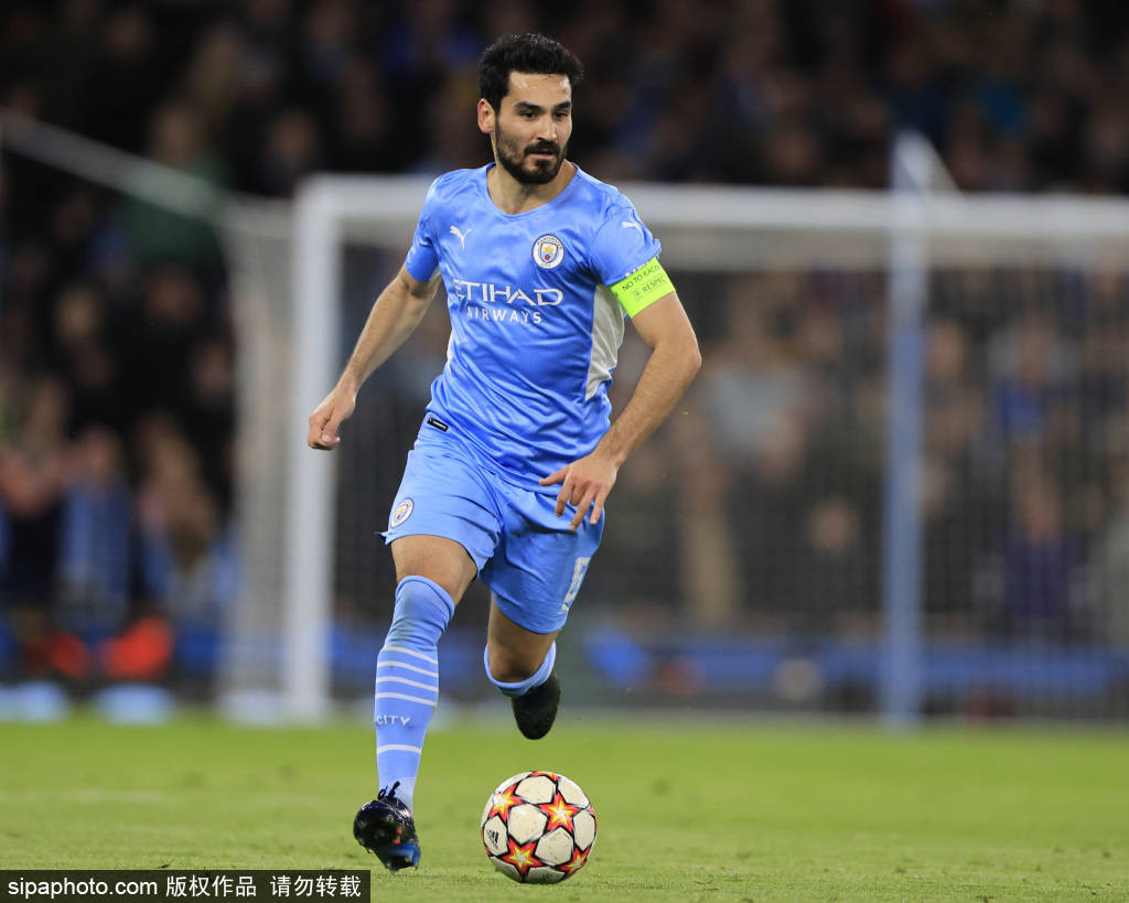 中超：上海海港主场4-1击败深圳队（中超：上海海港主场4比1力克深圳队）