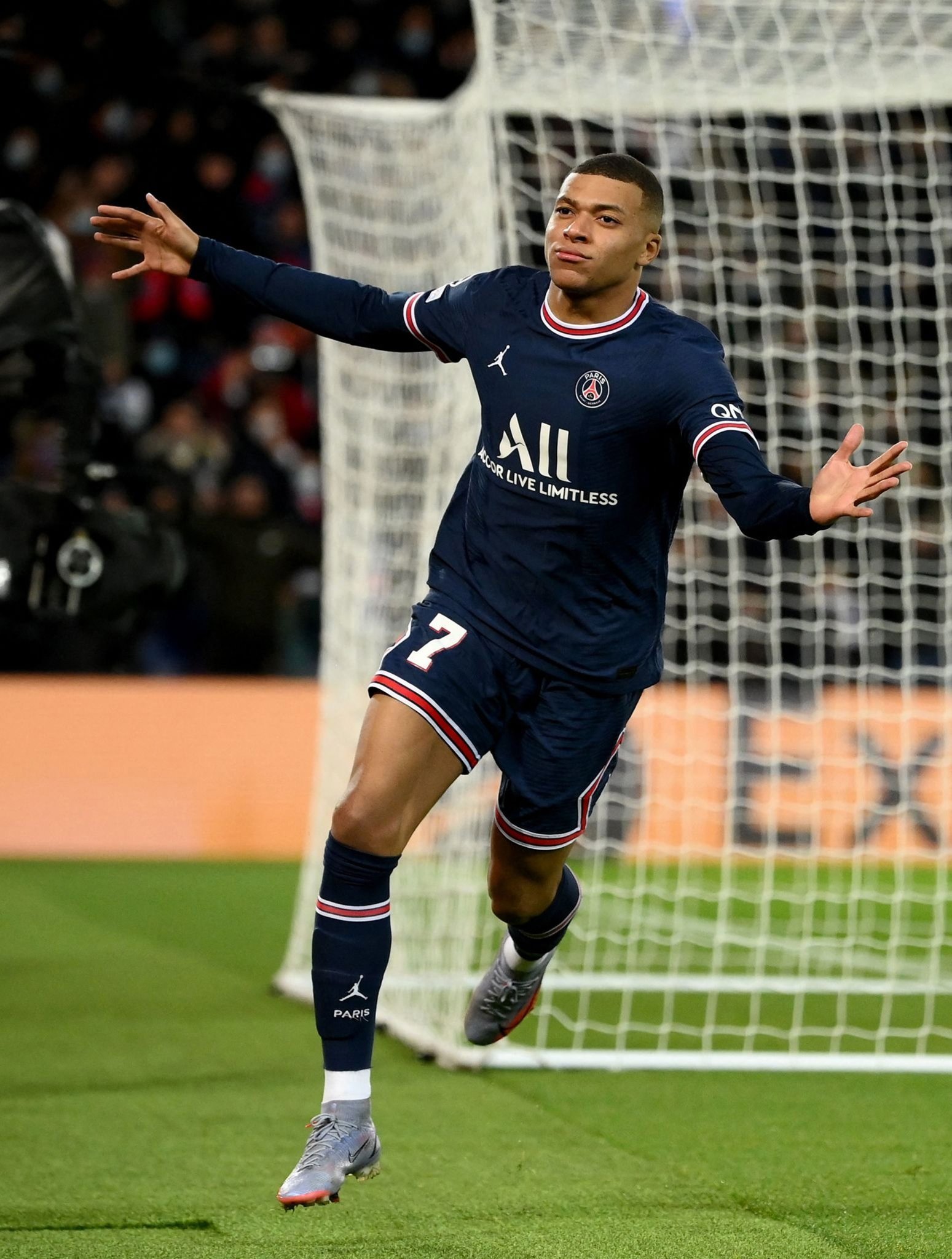 埃迪-豪：我们对阵曼联的战绩还不错，但曼联比上赛季强很多（埃迪-豪：对曼联战绩不俗，但他们比上赛季强了很多）