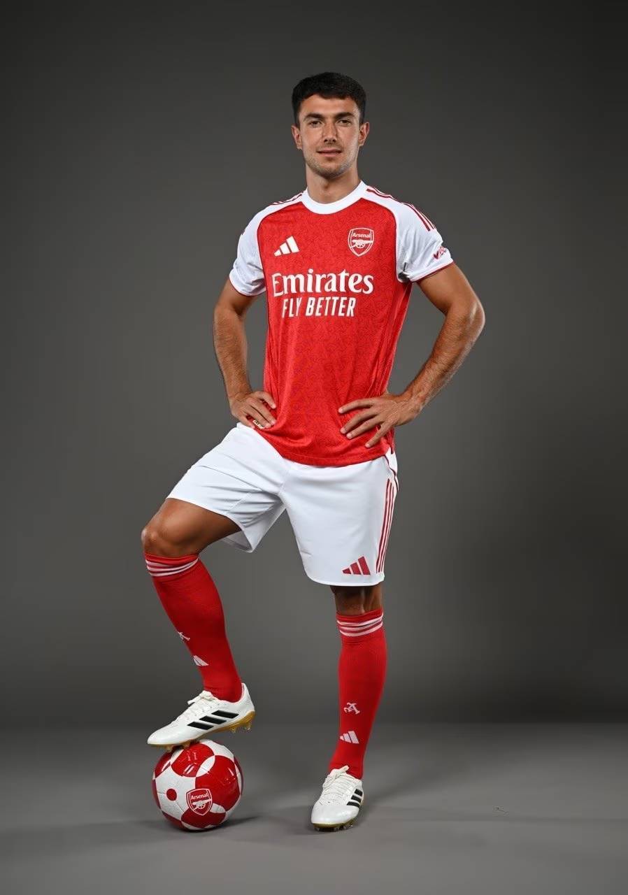 也是上到樊振东大师课了！小胖齐祖上海弄堂里打乒乓