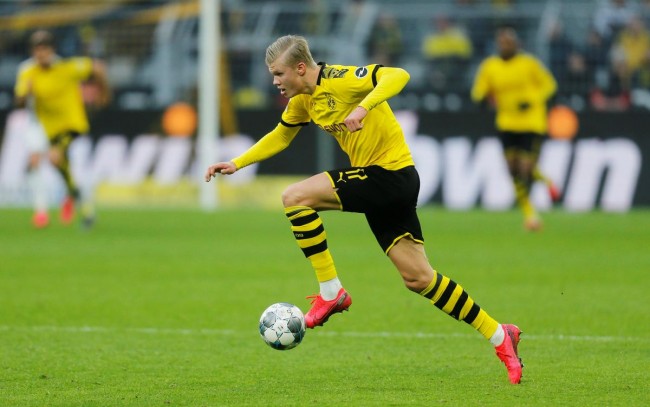 爵士东契奇30+三双力助球队逆转