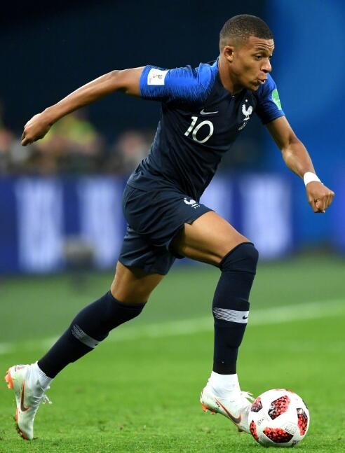 中足联发布2025职业联赛数据：中超场均净比赛时间上升7秒（中足联公布2025赛季职业联赛数据：中超场均净比赛时间增加7秒）