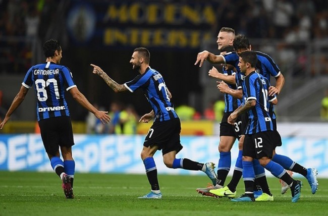 范戴克第72次以队长身份代表荷兰国家队出场，创队史纪录（范戴克以队长身份第72次为荷兰队出战，刷新队史纪录）