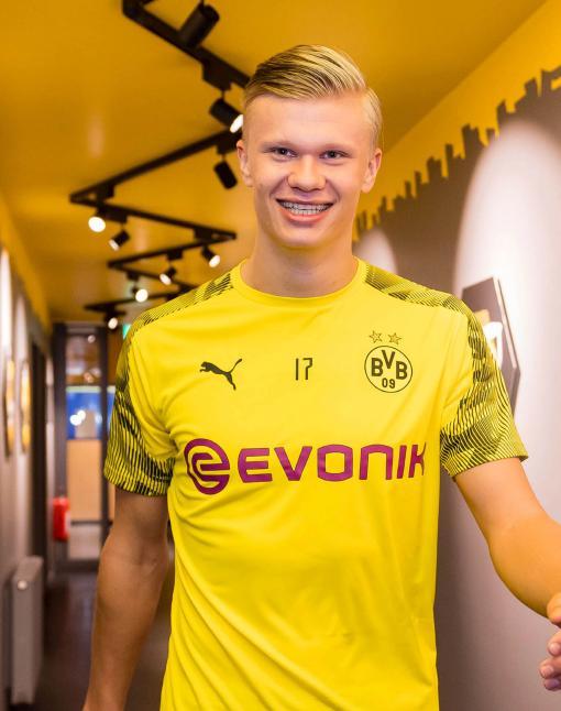 弗兰克：利物浦球星云集，但我坚信我们有能力和他们一较高下（弗兰克：利物浦星光熠熠，但我相信我们能与之一战）