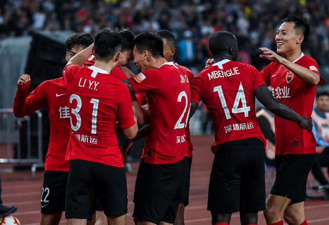 官方：罗梅罗因对利物浦染红后攻击性对抗裁判被英足总指控（英足总指控罗梅罗：对阵利物浦染红后与裁判发生激烈对抗）