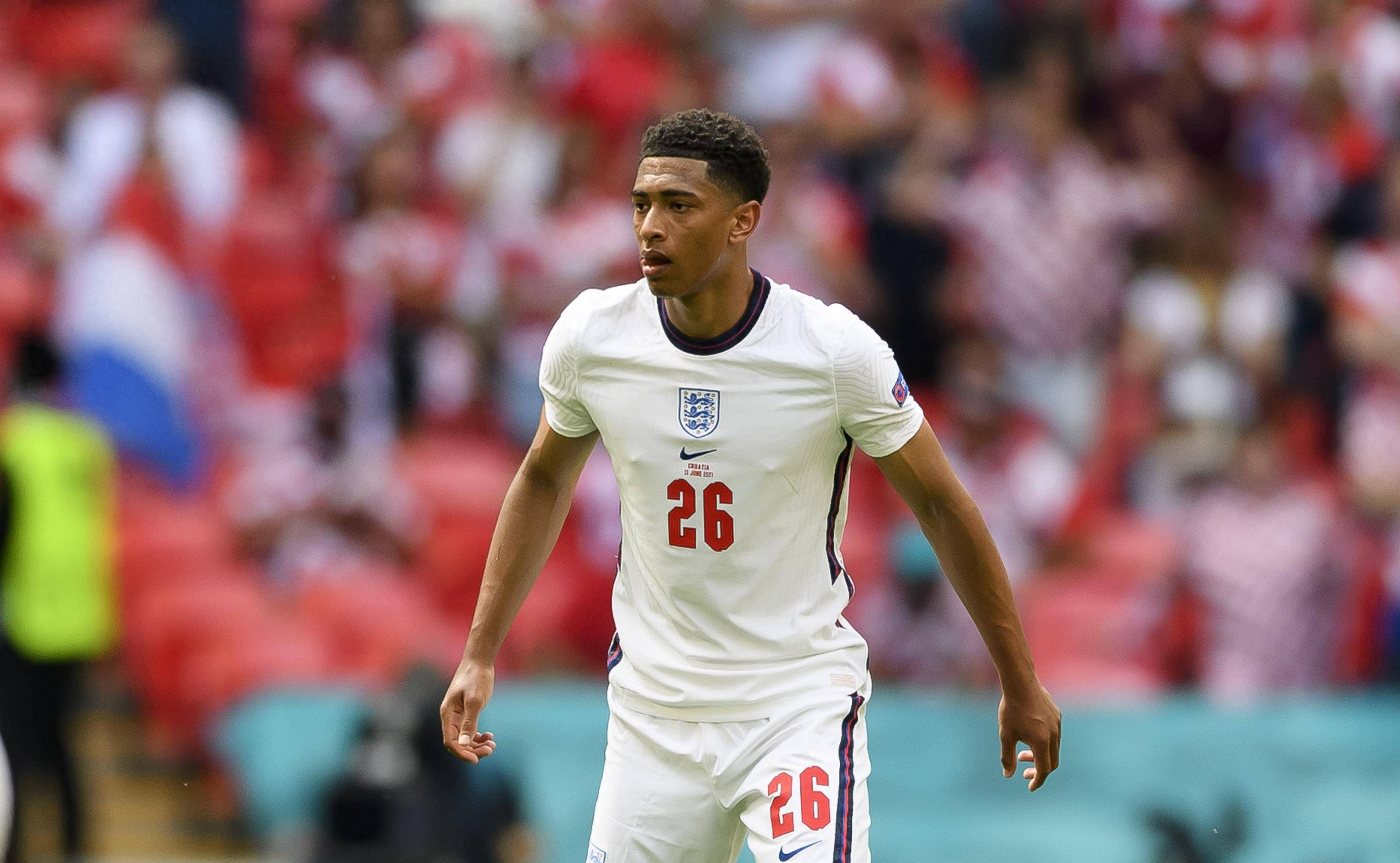 一人一城！布莱顿队长邓克今日迎海鸥生涯第500场里程碑（邓克今日为布莱顿出战第500场：海鸥队长的一人守一城里程碑）