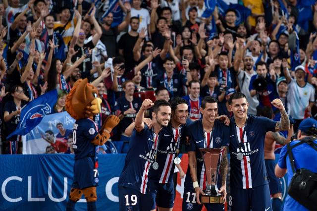 维拉客场4-3逆转布莱顿，终结其英超主场不败纪录，升至第三名。（维拉客场4-3逆转布莱顿，终结其主场不败，排名升至第三）