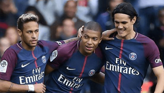 2025／26赛季英超：早起的曼联球迷有福了！曼联4-4伯恩茅斯（2025／26英超｜清晨不虚此行：曼联与伯恩茅斯4-4上演进球大战）