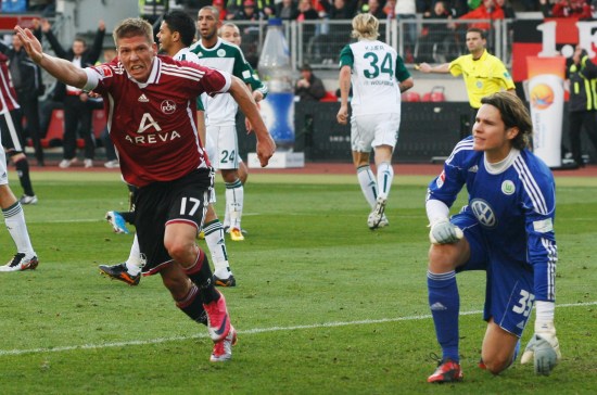 足球世界杯票务系统再次崩溃，球迷疯狂涌入