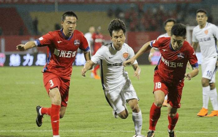 热议成都平神户：虽有遗憾但值得尊重，给中超挣脸没得黑（成都战平神户引热议：有憾仍可敬，为中超长脸无可指摘）